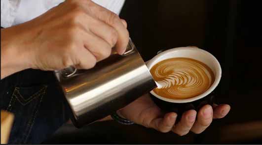 برای آموزش طرز تهیه ی نوشیدنی های مختلف بر پایه ی قهوه میتوانید از اینستگرام پامارا دیدن فرمایید.